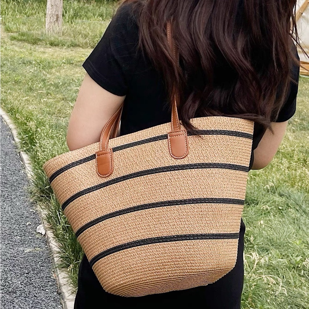 Chic Tan Woven Bag – Perfect for Summer & Vacations!